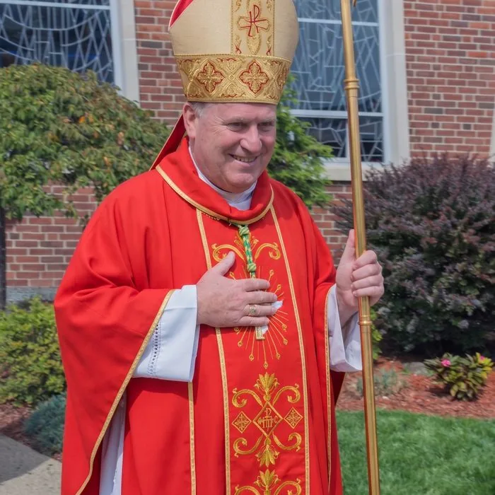 Monseñor Kevin J. Sweeney