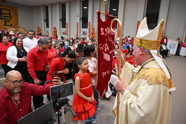 Foto 16 de la Gran Vigilia de Pentecostés 2026