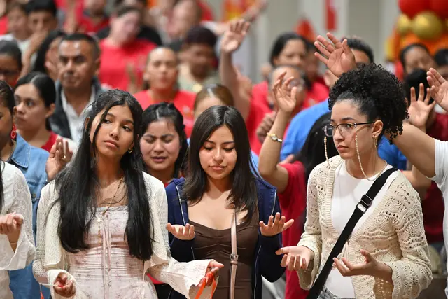 Foto 128 de la Gran Vigilia de Pentecostés 2026